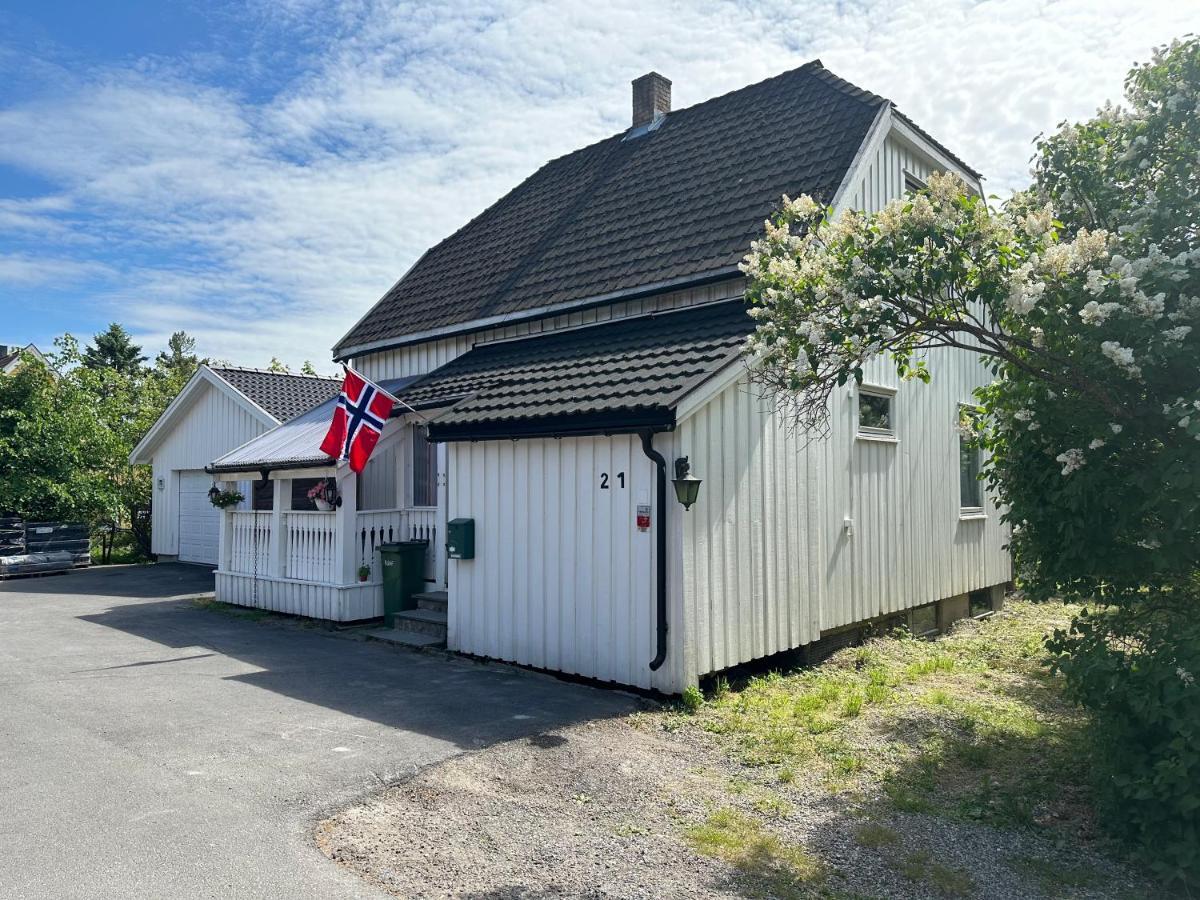 Oslo House, Nedre Kjellerstuvei, First Floor, Twin Room Lillestrøm Exterior foto