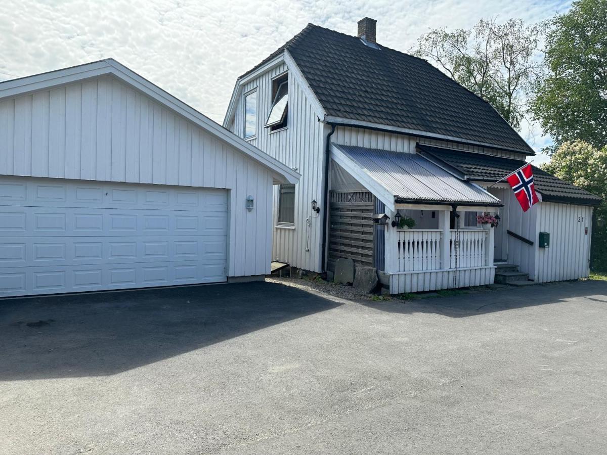 Oslo House, Nedre Kjellerstuvei, First Floor, Twin Room Lillestrøm Exterior foto
